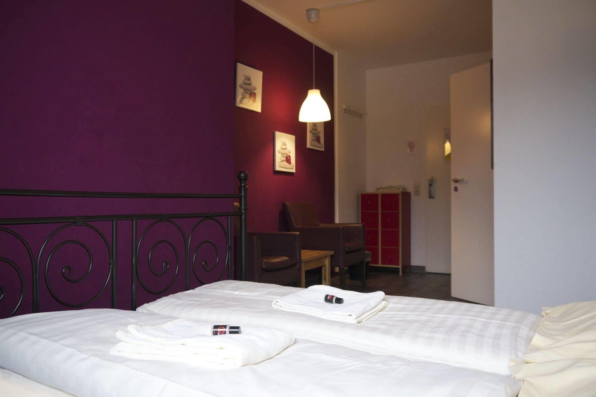 Hostal Station - For Backpackers *