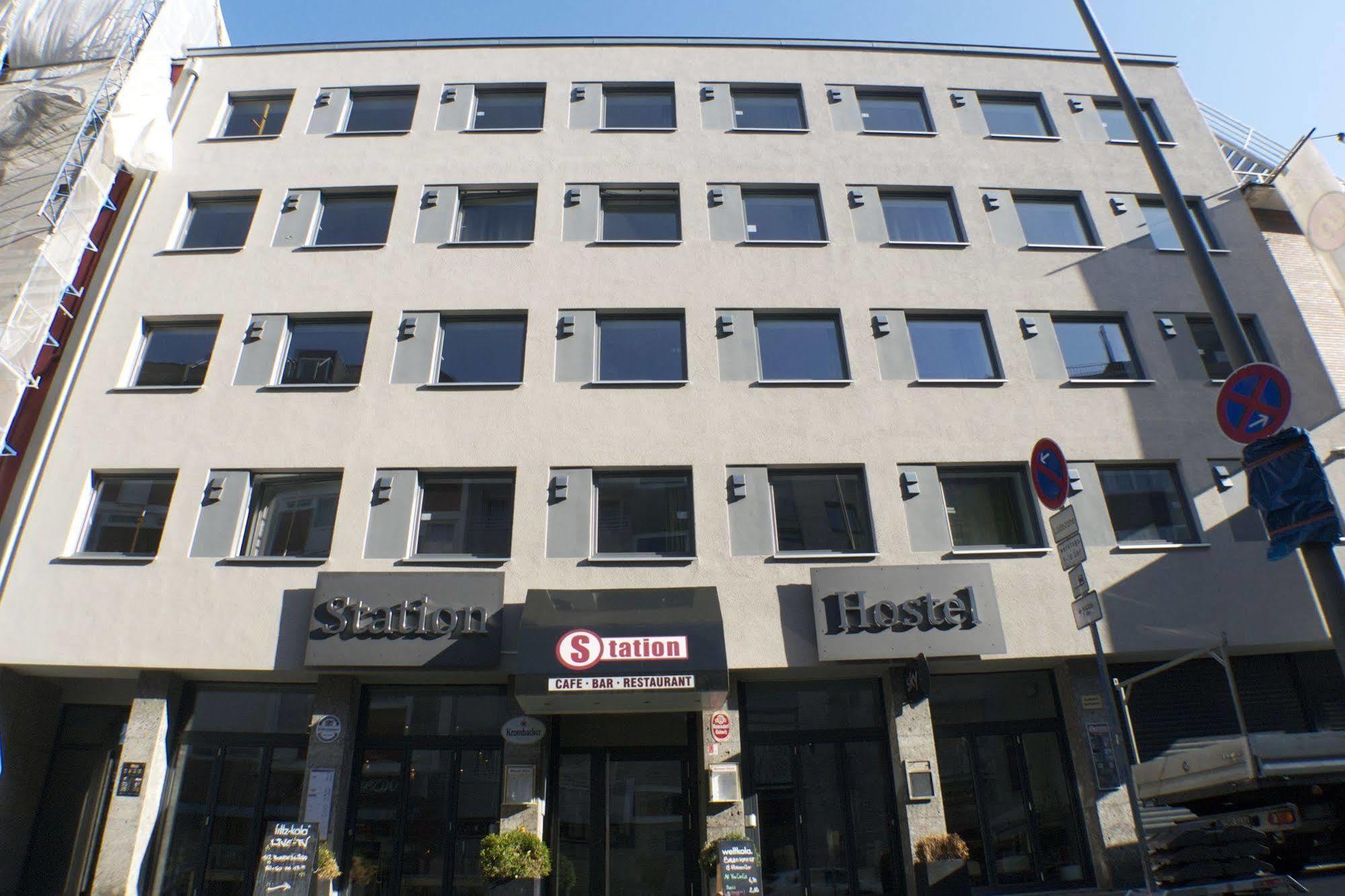 Hostal Station - For Backpackers *